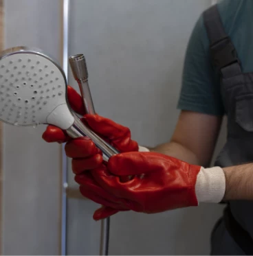 Imagem Chuveiros e Ducha eletrica Instalação, Manutenção para proporcionar um banho gostos e seguro de risco de choque eletrico na hora de relaxar 