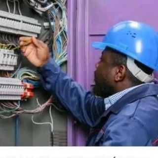 Quadro Força e Disjuntores  com circuitos separados para maior segurança e economia de energia eletrica instalado conforme a norma tecnica 